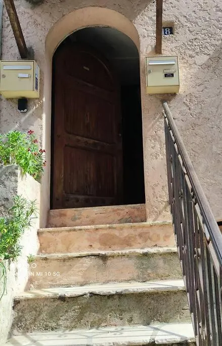 Appartement Chez Caro à L'Escarene 0*,  France